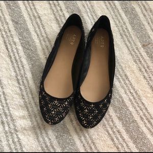 Apt 9 brand black flats